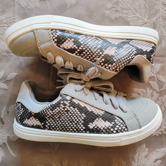 Treasure & Bond Lucy Snakeskin and Suede Girl's Sneakers, Size 2, Used - Picture 2 of 16